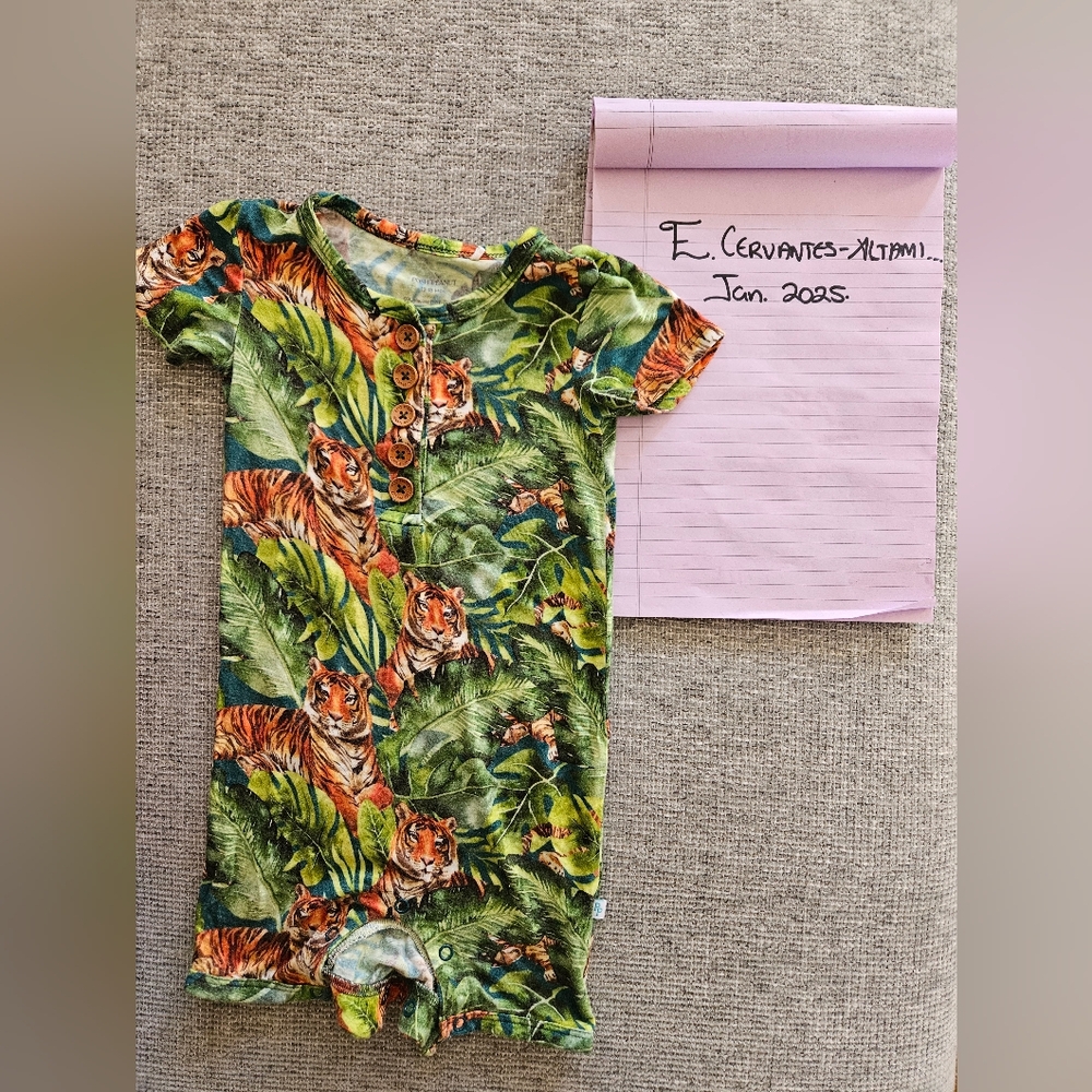 Posh Peanut romper (12-18)